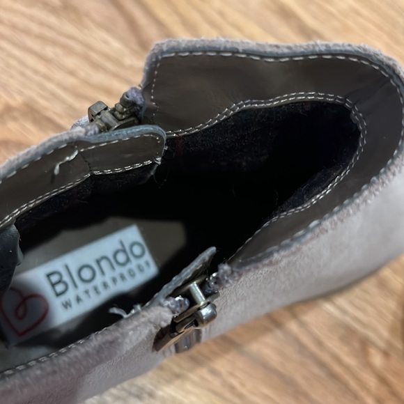 Very gently used BLONDO waterproof boots - Picture 10 of 11